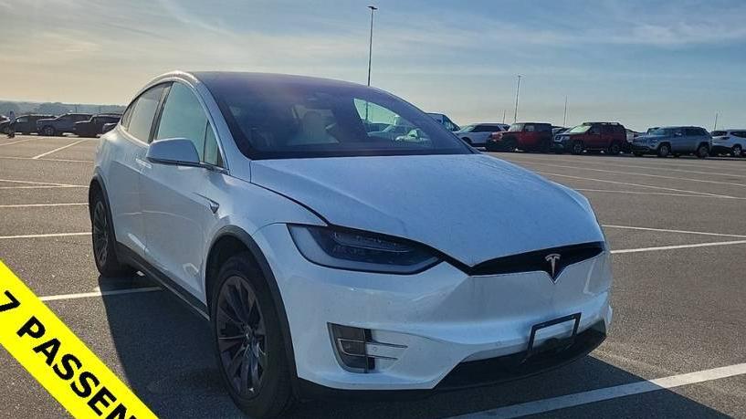 TESLA MODEL X 2018 5YJXCAE47JF141156 image